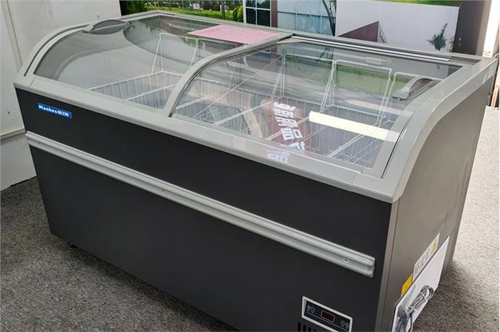 Arc Galss Sliding Door Display